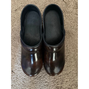 Women's Sanita Brown Black Leather Clogs Size 7.5